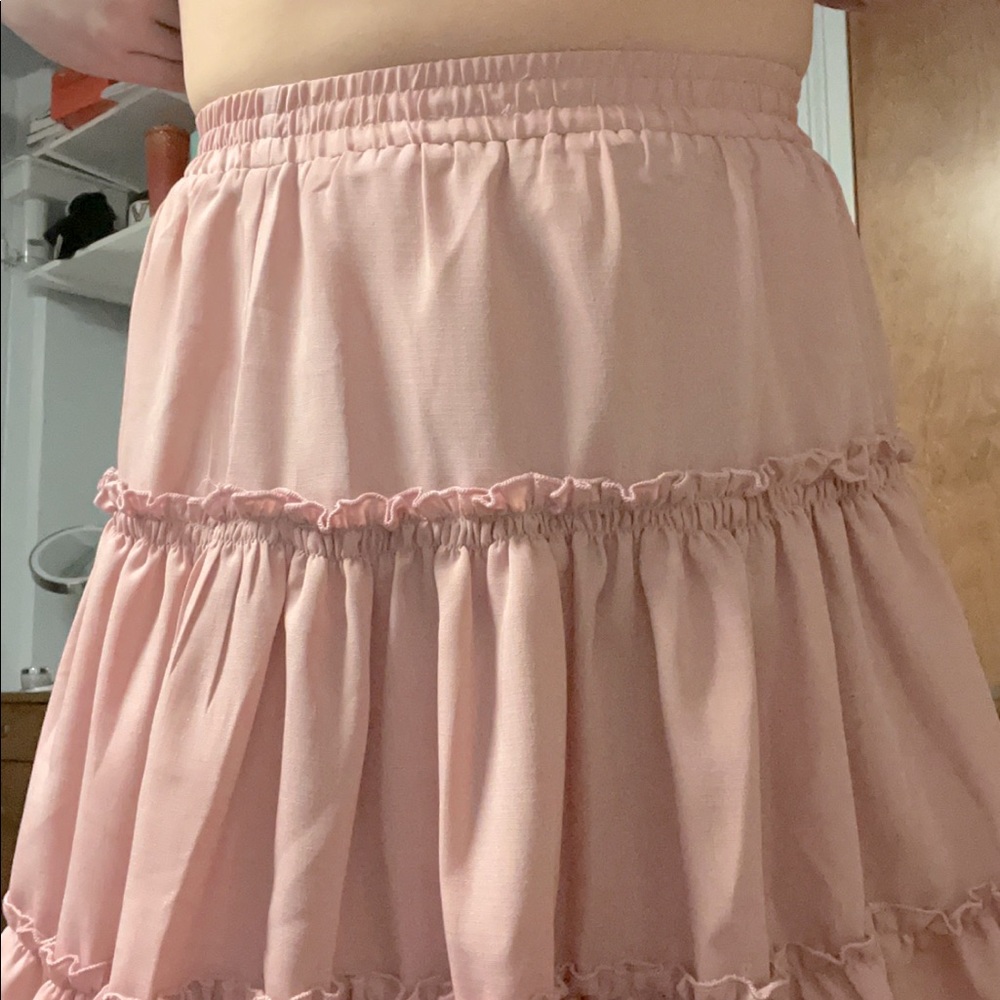 Pink ruffle skirt - Picture 3 of 3